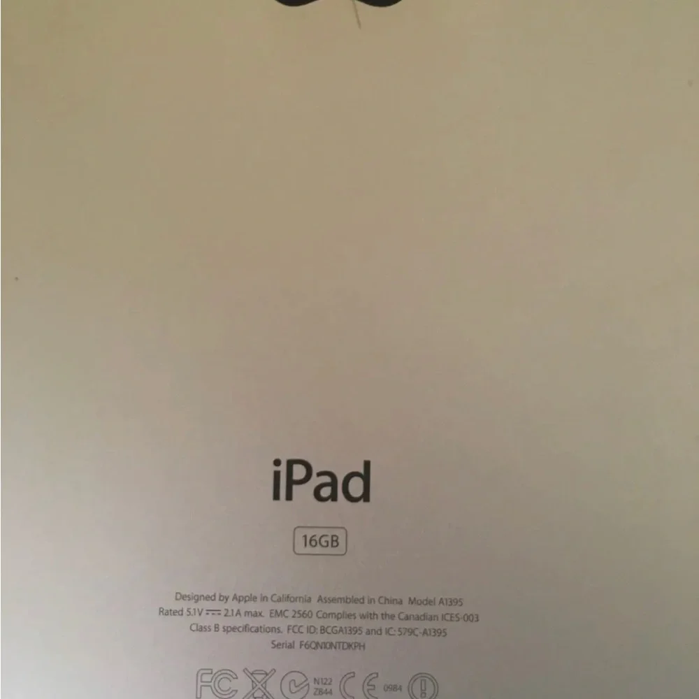 Apple iPad 2 16GB, Wi-Fi, 9.7in - White